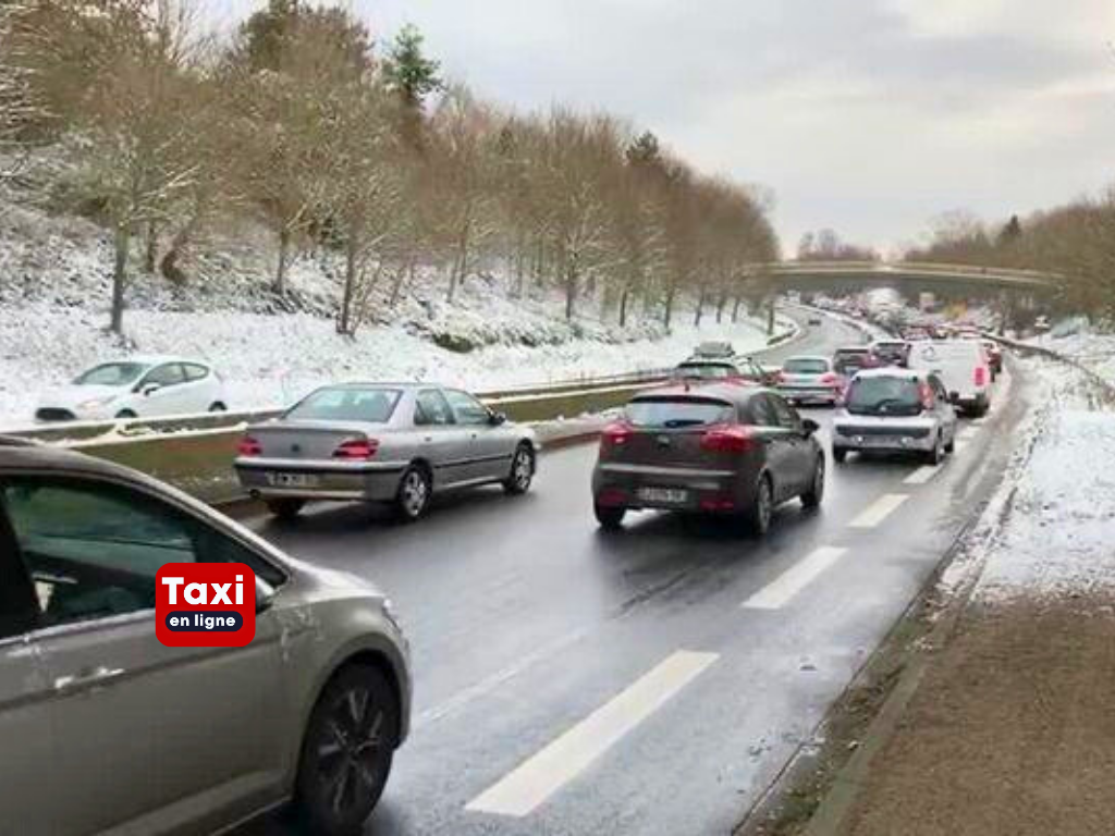 Neige en Île de France Attention au verglas sur les routes TAXIENLIGNE