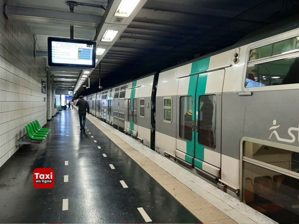 Métro ligne 1 trafic interrompu entre Charles de GaulleEtoile et La